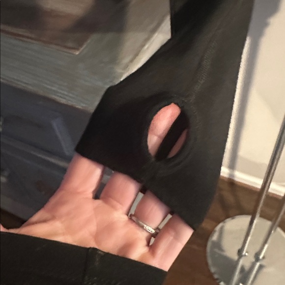 HELLY HANSEN Woman’s H1 PRO Lifa Seamless 1/2 Zip - Picture 6 of 9